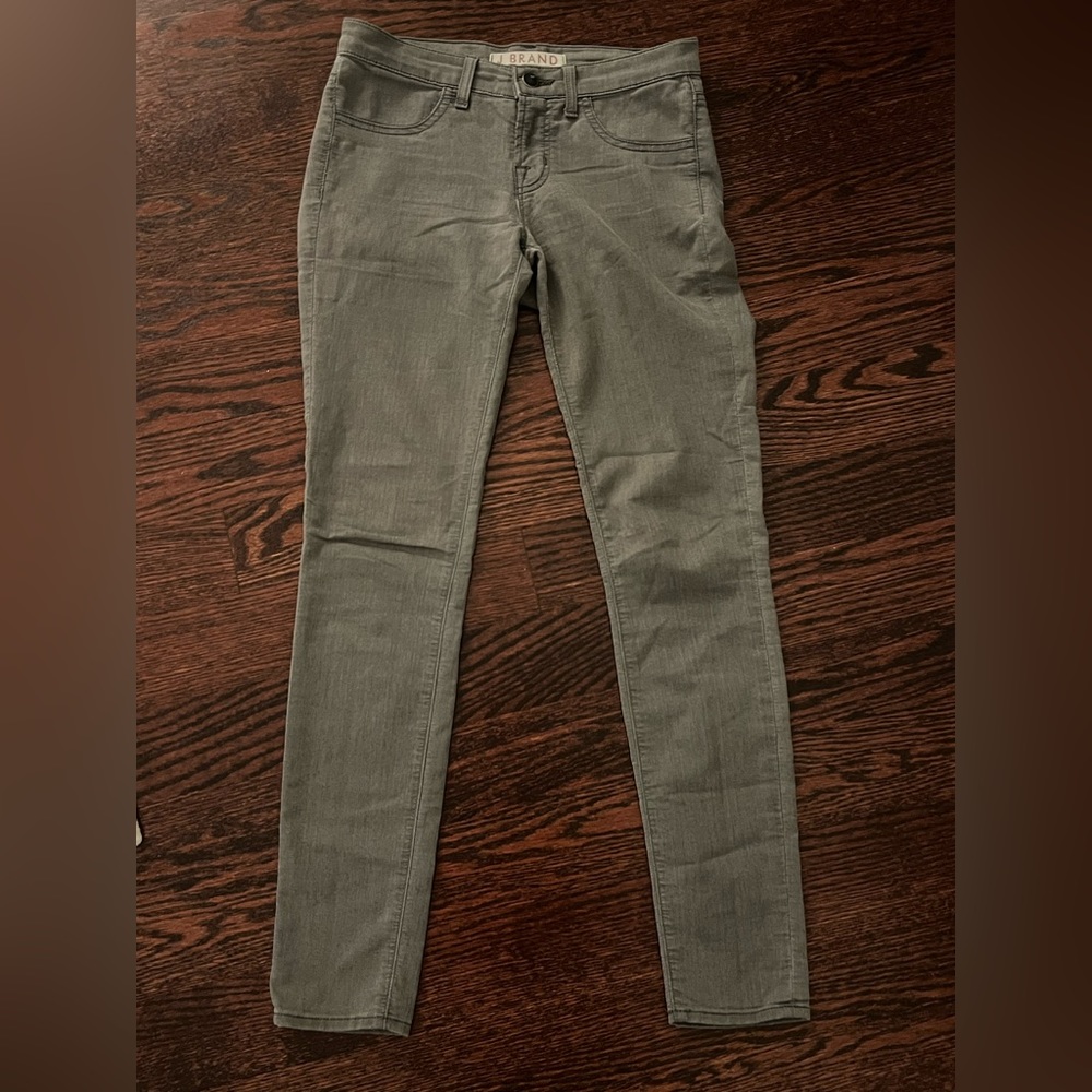 Grey skinny jeans